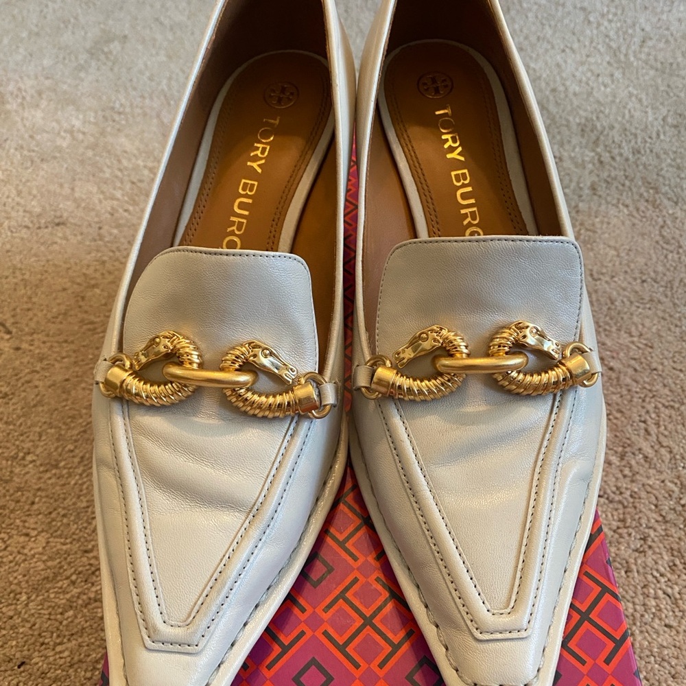 Tory Burch White Leather heels with Gold Accents